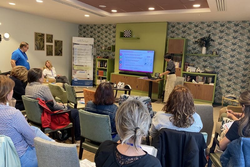 Présentation en salle sur grand écran.