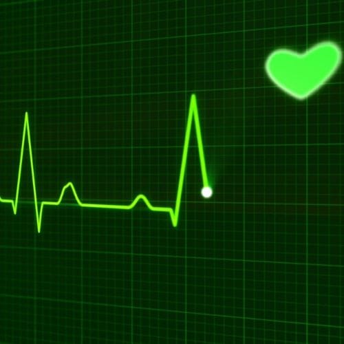 Électrocardiogramme avec battement de cœur vert